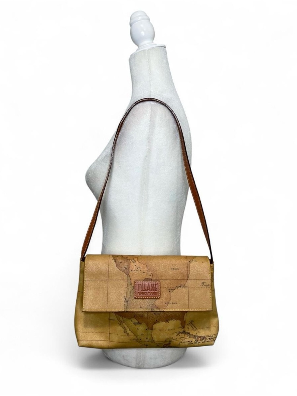 Vintage Alviero Martini 1ª Classe Geo Classic shoulder bag.